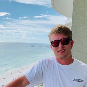 Meet your Posher, Collin